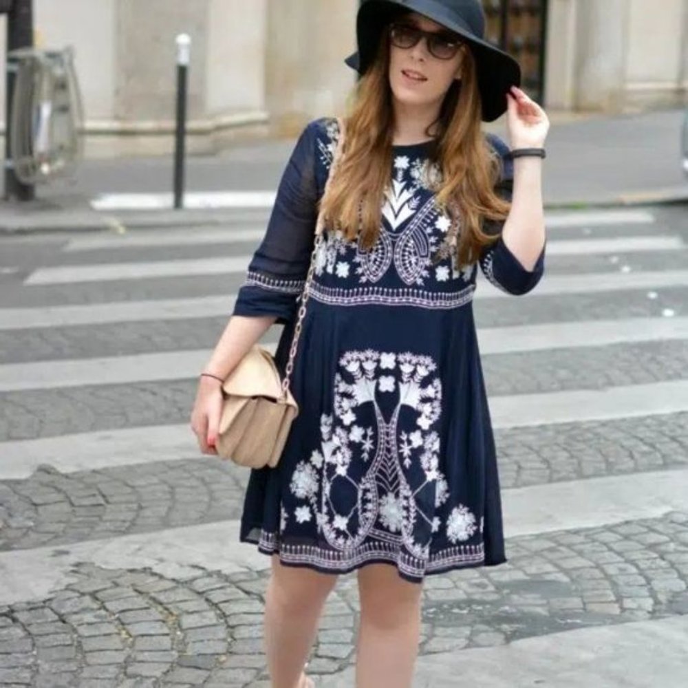 French Connection 'Kiko' Embroidered Crepe Babydoll Dress Size 2